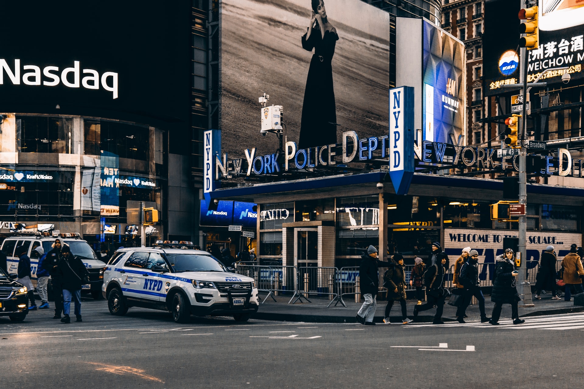 how to trade the NASDAQ 100